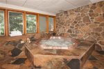 Private Indoor Hot Tub - 2 Bedroom Ski-In Condo - Chateaux DuMont - Keystone CO